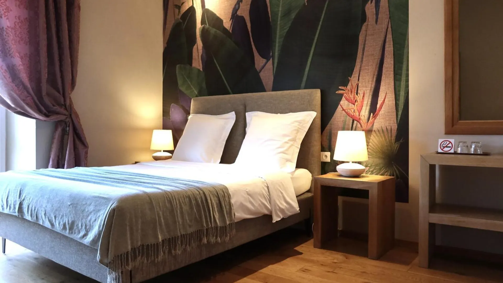 **  Hotel De La Mer Nice France